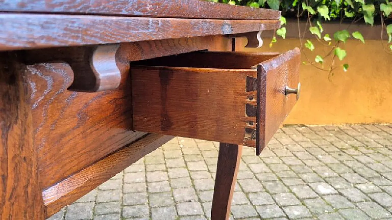 Tavolo allungabile a tiro con gambe mosse in rovere, '800 5