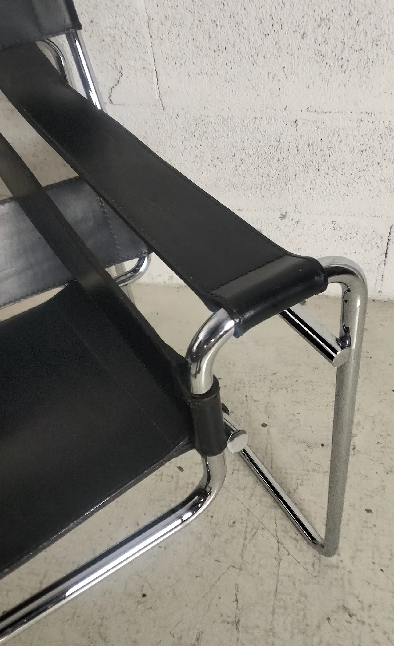 Poltrona Wassily  di M.Breuer per Gavina, anni 60s 7