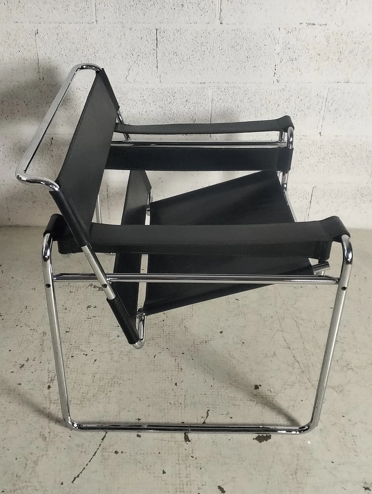 Poltrona Wassily  di M.Breuer per Gavina, anni 60s 9