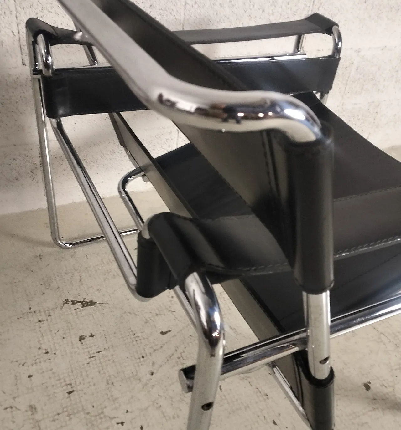 Poltrona Wassily  di M.Breuer per Gavina, anni 60s 10