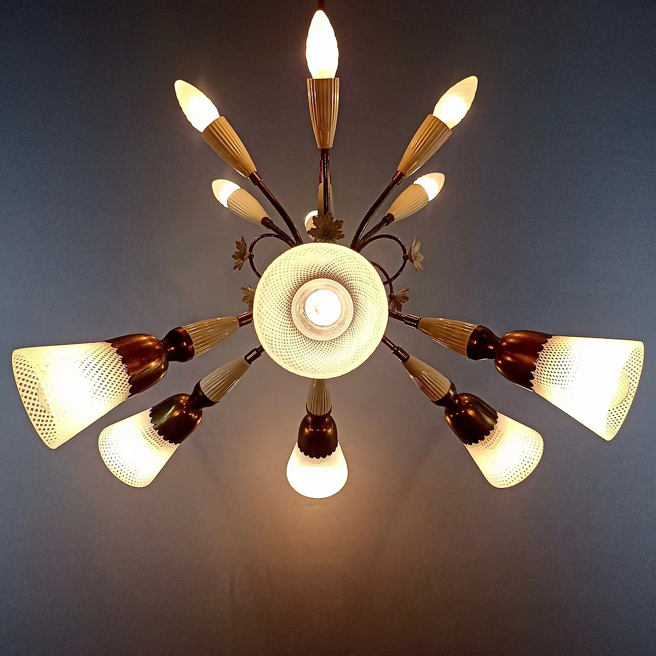 Reticello brass and Murano glass chandelier, 1950s 2