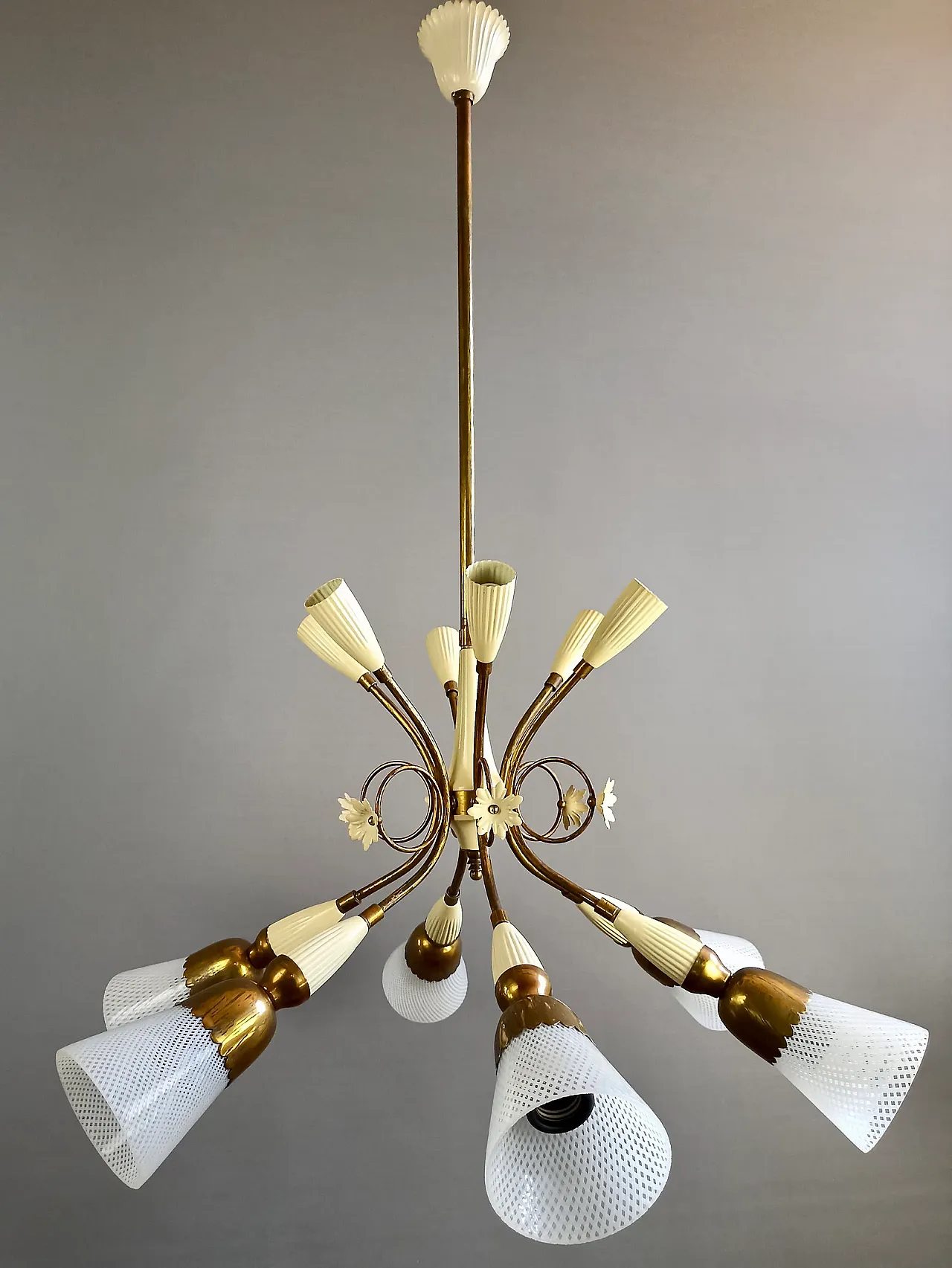 Reticello brass and Murano glass chandelier, 1950s 3