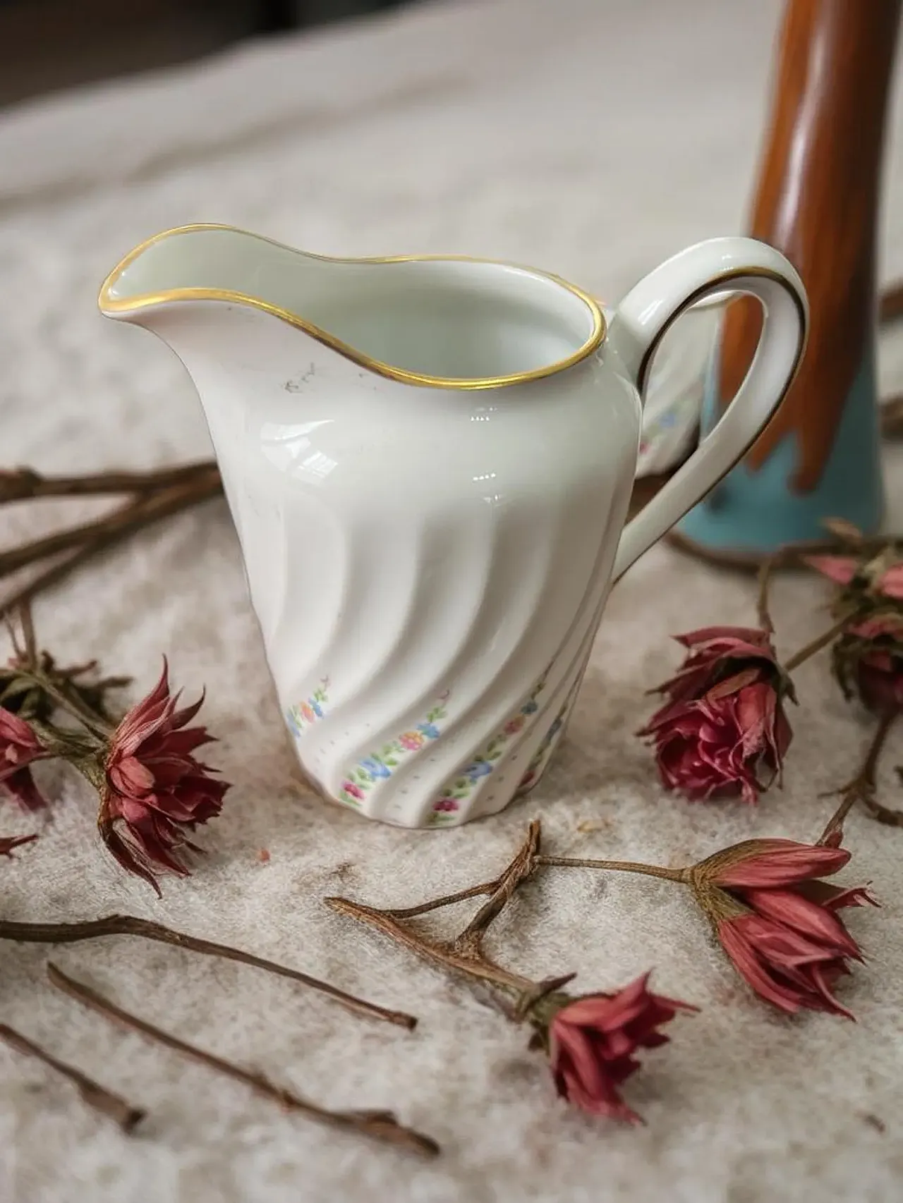 Richard Ginori porcelain tableware set with golden border, 1990s 12