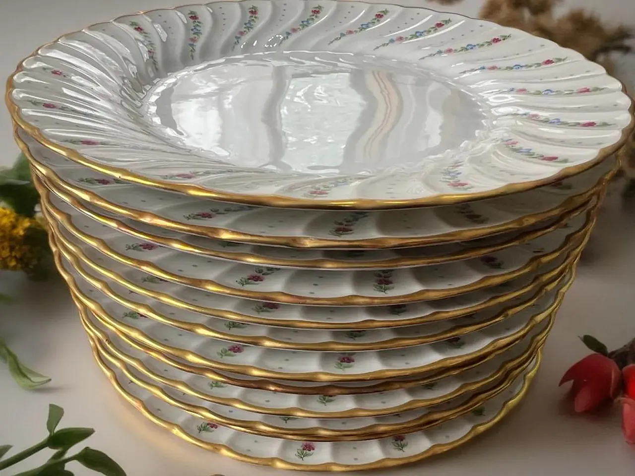 Richard Ginori porcelain tableware set with golden border, 1990s 14