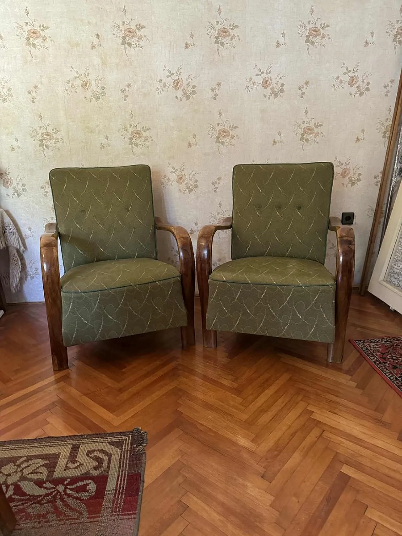 Pair of Art Deco lounge chairs with curved wooden arms, 1930s 2