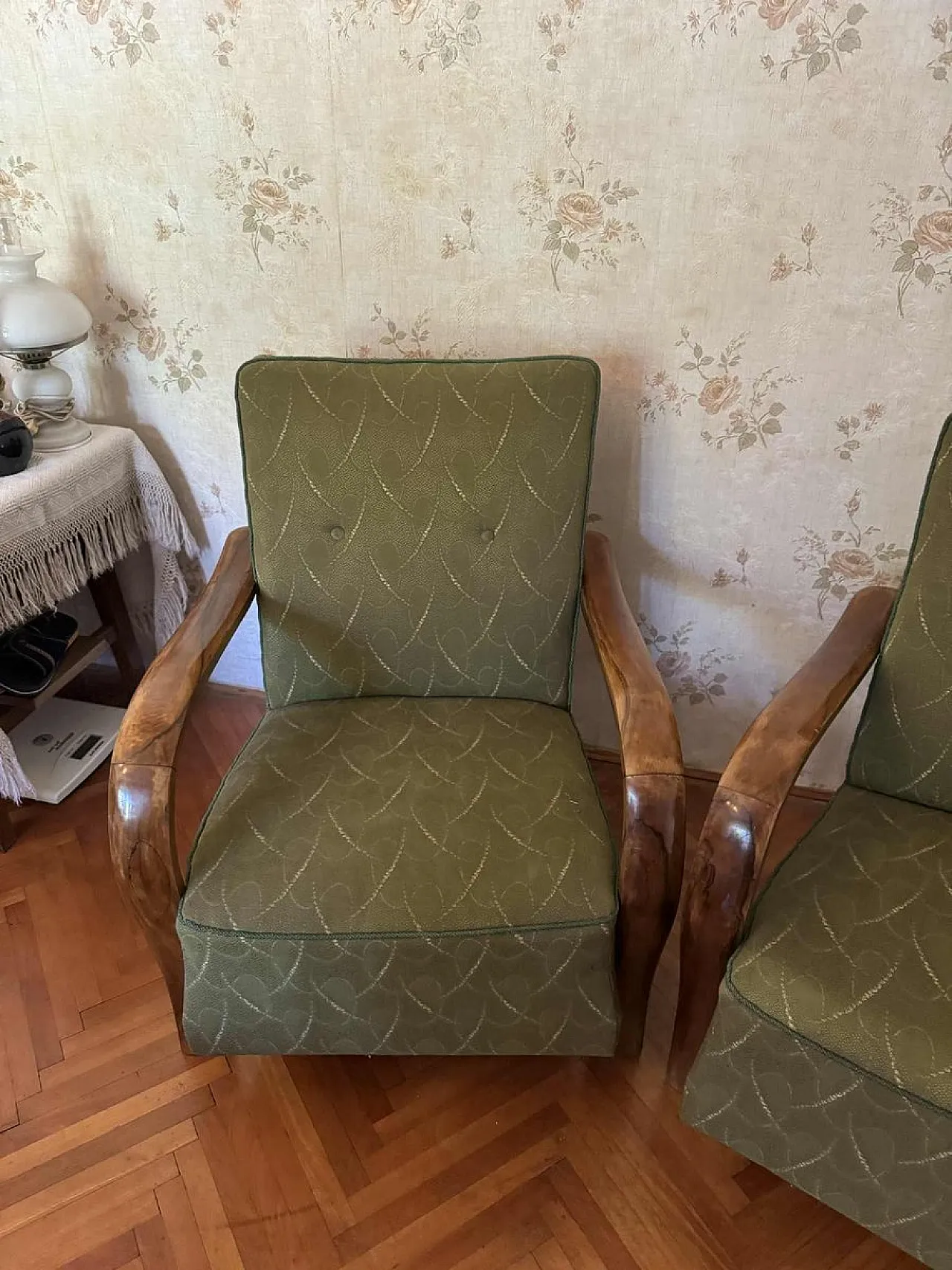 Pair of Art Deco lounge chairs with curved wooden arms, 1930s 3