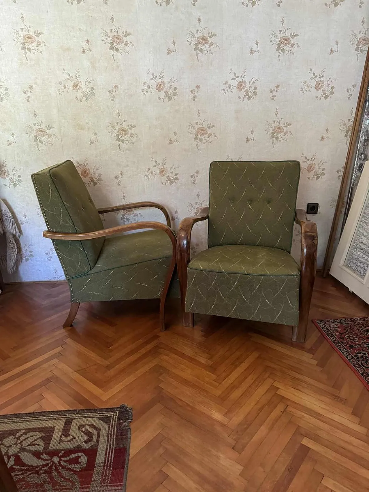 Pair of Art Deco lounge chairs with curved wooden arms, 1930s 7