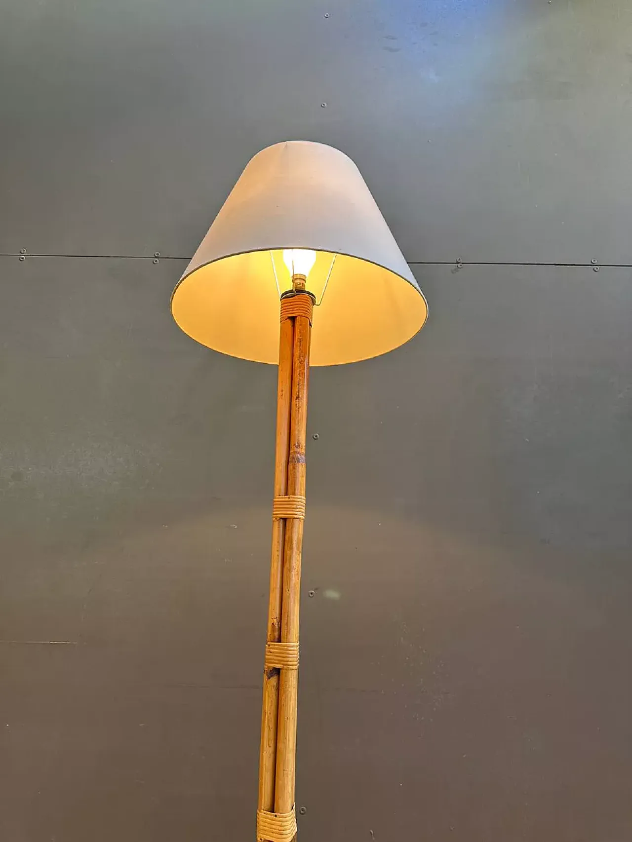 Floor lamp with rattan tripod, 1970s 9