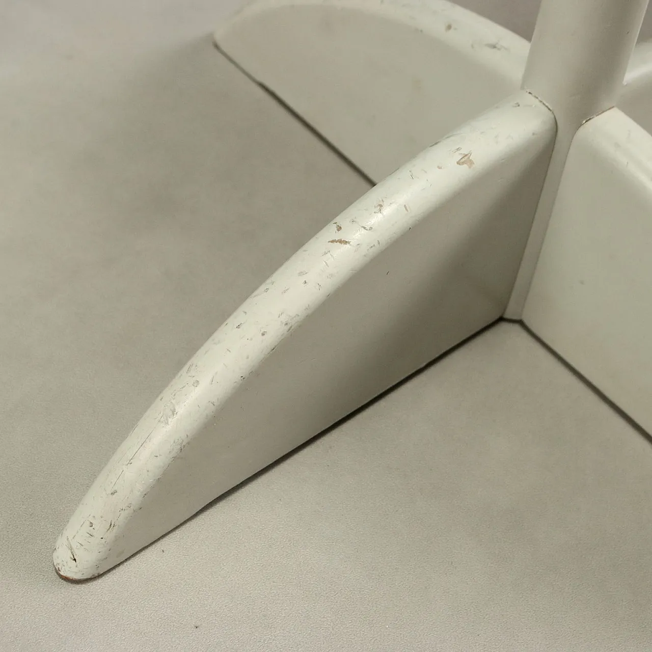 Appendiabiti in legno laccato bianco, '900 10