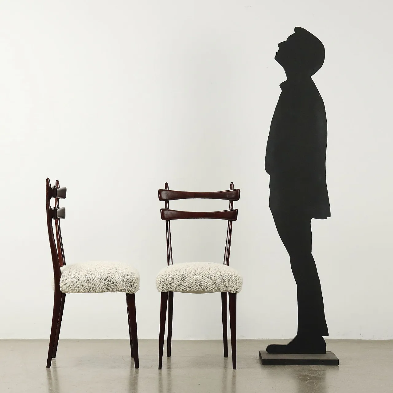 6 Sedie in faggio tinto con seduta in boucle nuova,  Anni '50 2