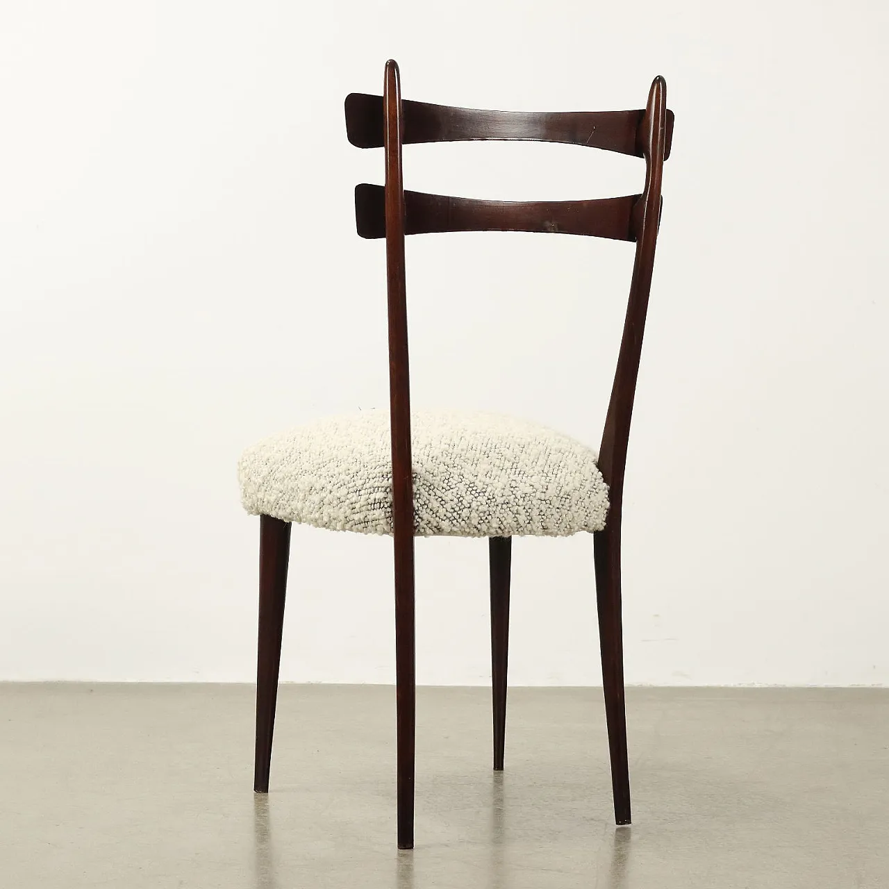 6 Sedie in faggio tinto con seduta in boucle nuova,  Anni '50 8