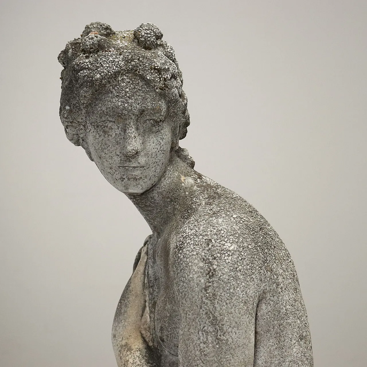 Scultura da giardino di Venere Italica in graniglia 3