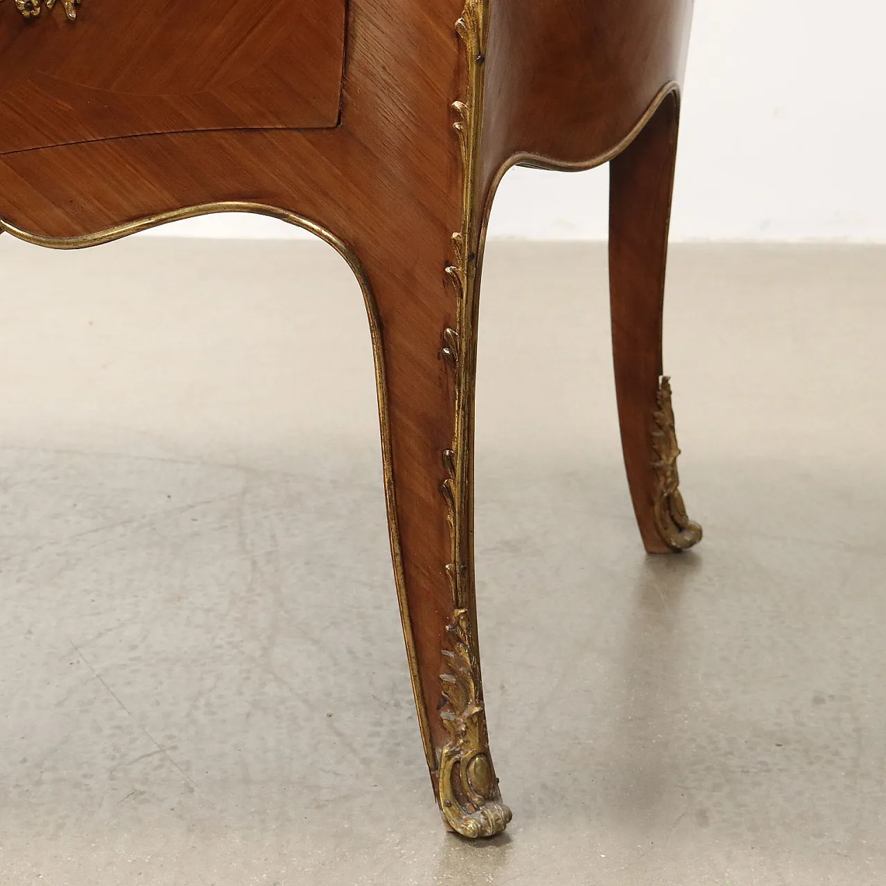 Cassettone Luigi XV in rovere e pioppo, fine '800 8