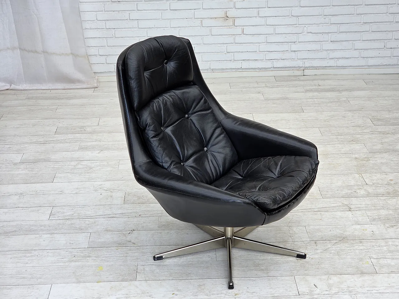 Danish swivel chair by H.W.Klein for Bramin Møbler, leather, 1970s 4