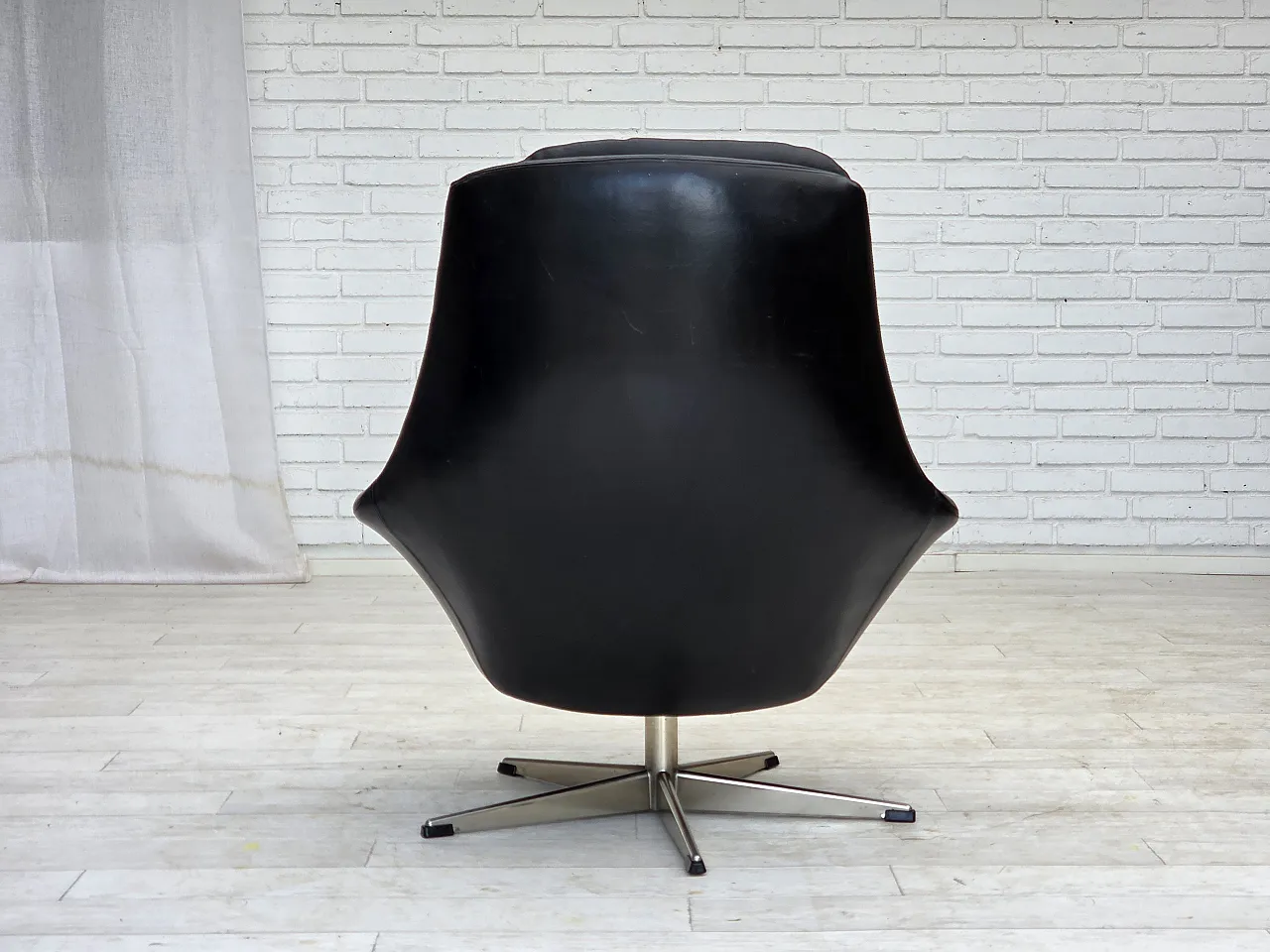 Danish swivel chair by H.W.Klein for Bramin Møbler, leather, 1970s 10