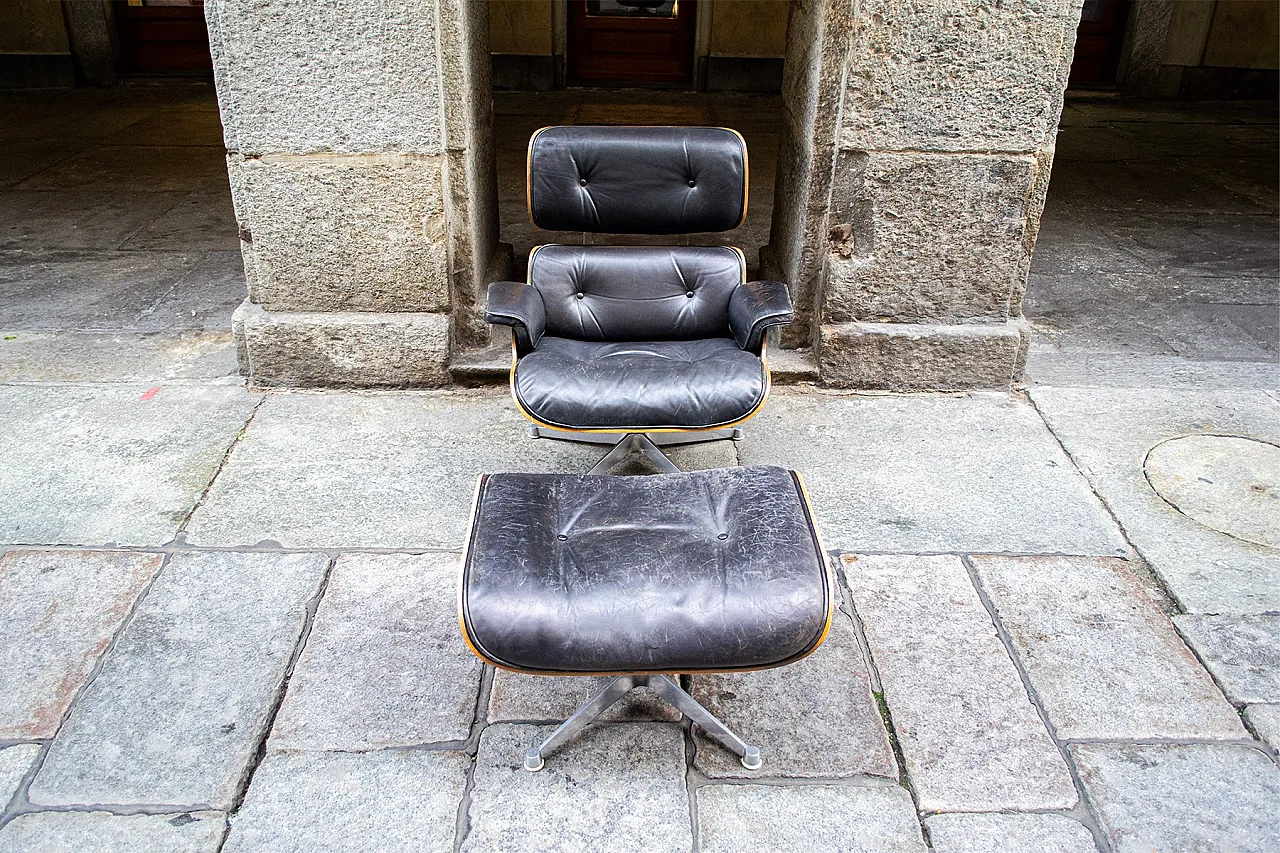 670 Poltrona con pouf di C.&R. Eames per Herman Miller, anni '70 2