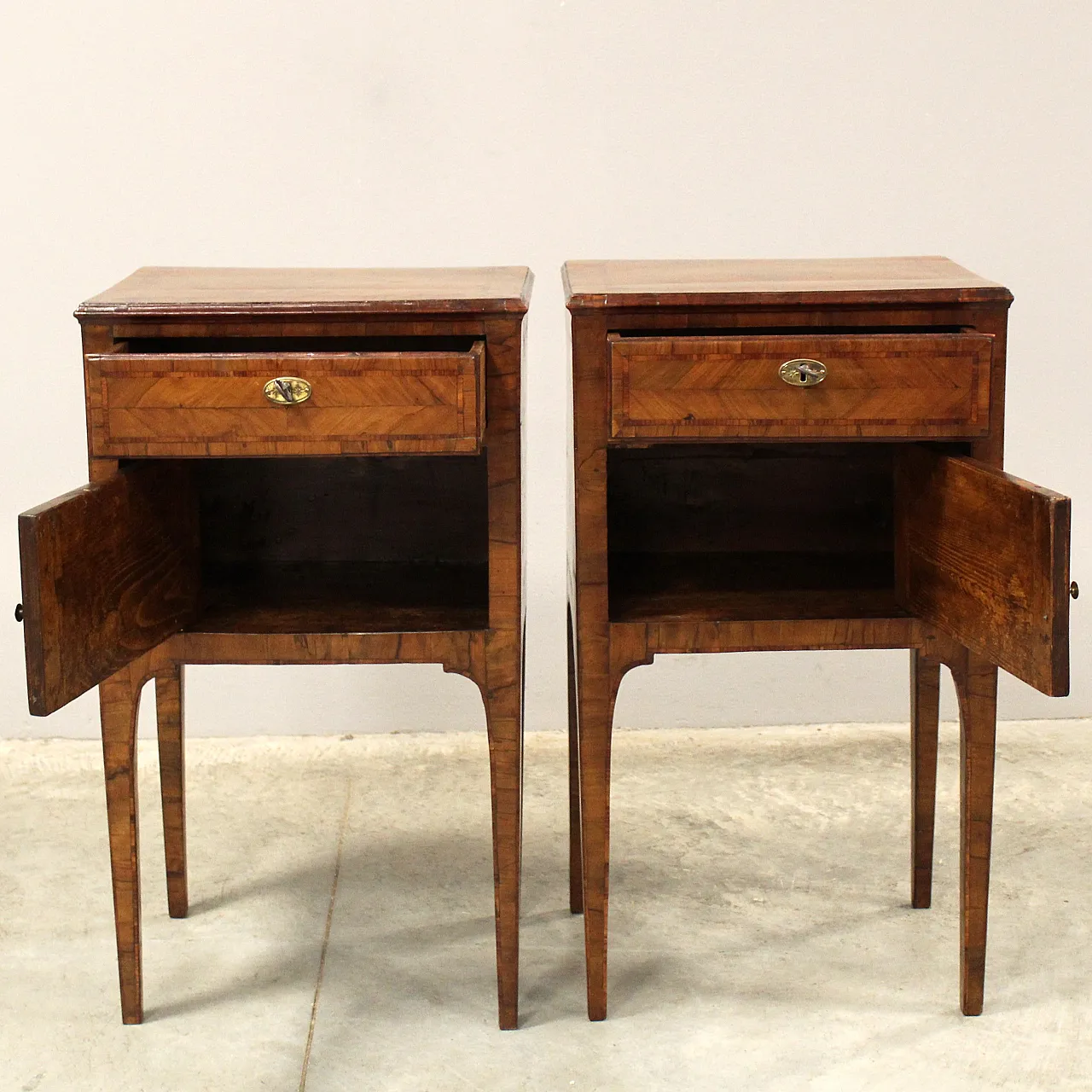 Coppia comodini Luigi XVI in ciliegio intarsiati '700 Italia 8