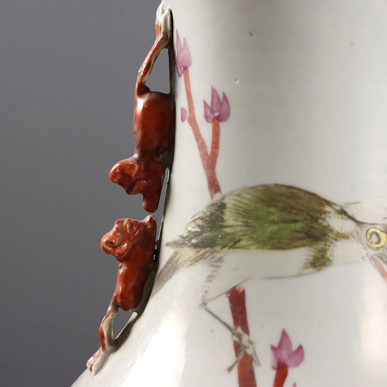 Coppia di vasi a balaustro dipinti con smalti Qianjiang, '900 6