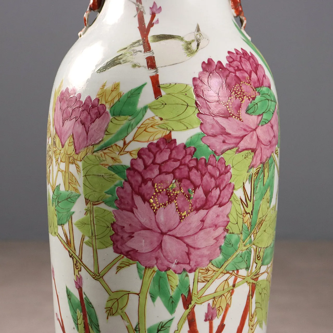 Coppia di vasi a balaustro dipinti con smalti Qianjiang, '900 8