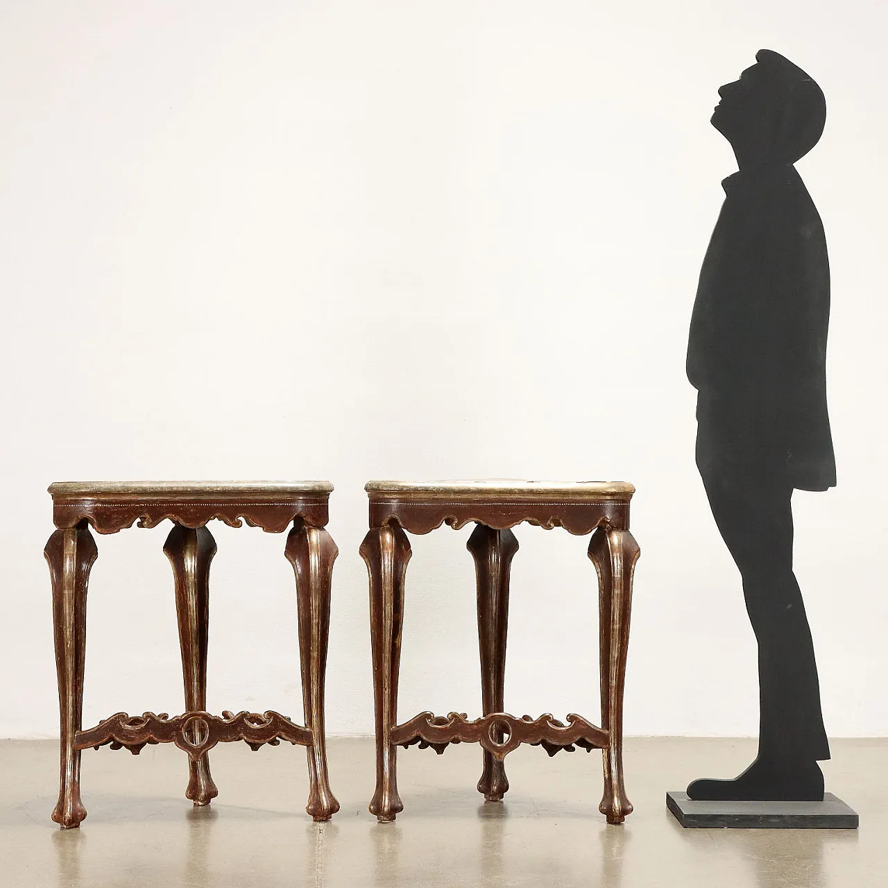 Pair of Barocchetto style gilded and lacquered wood corner consoles 2