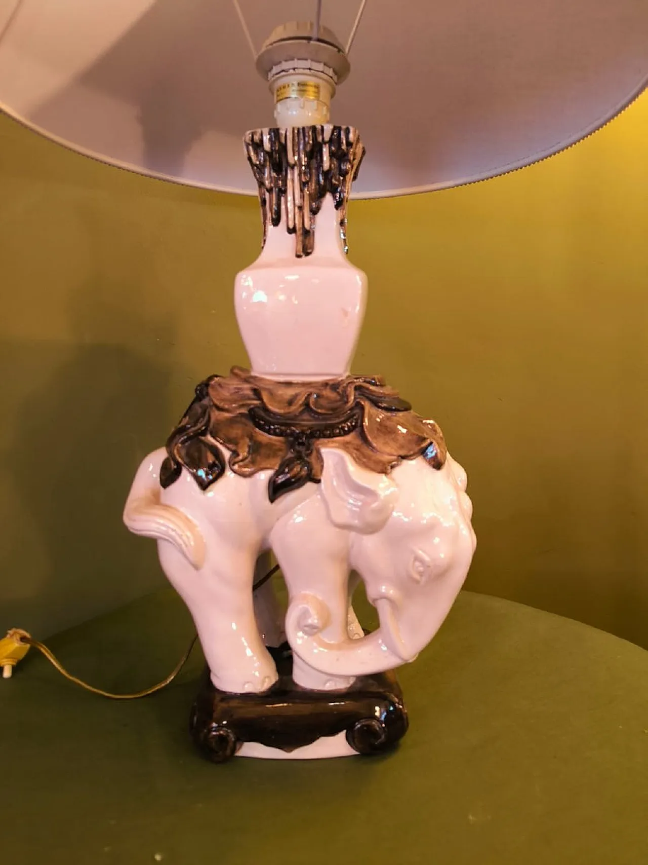 Pair of elephant lamps with lampshades, 1960s 3