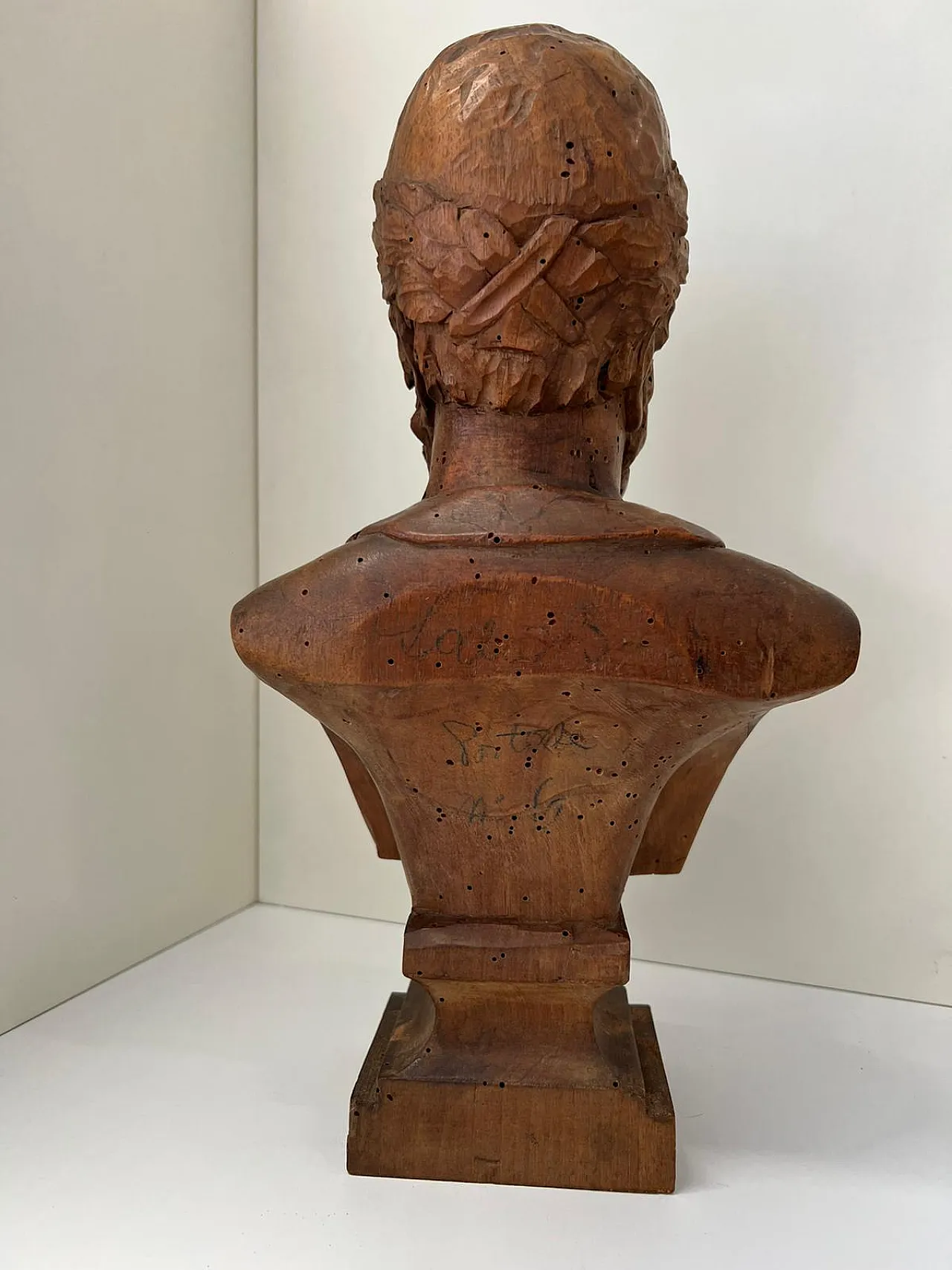 Busto in legno di noce, '800 7