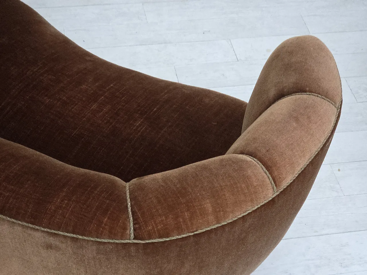 Curved 2-seater sofa in brown velvet, 1960s 11