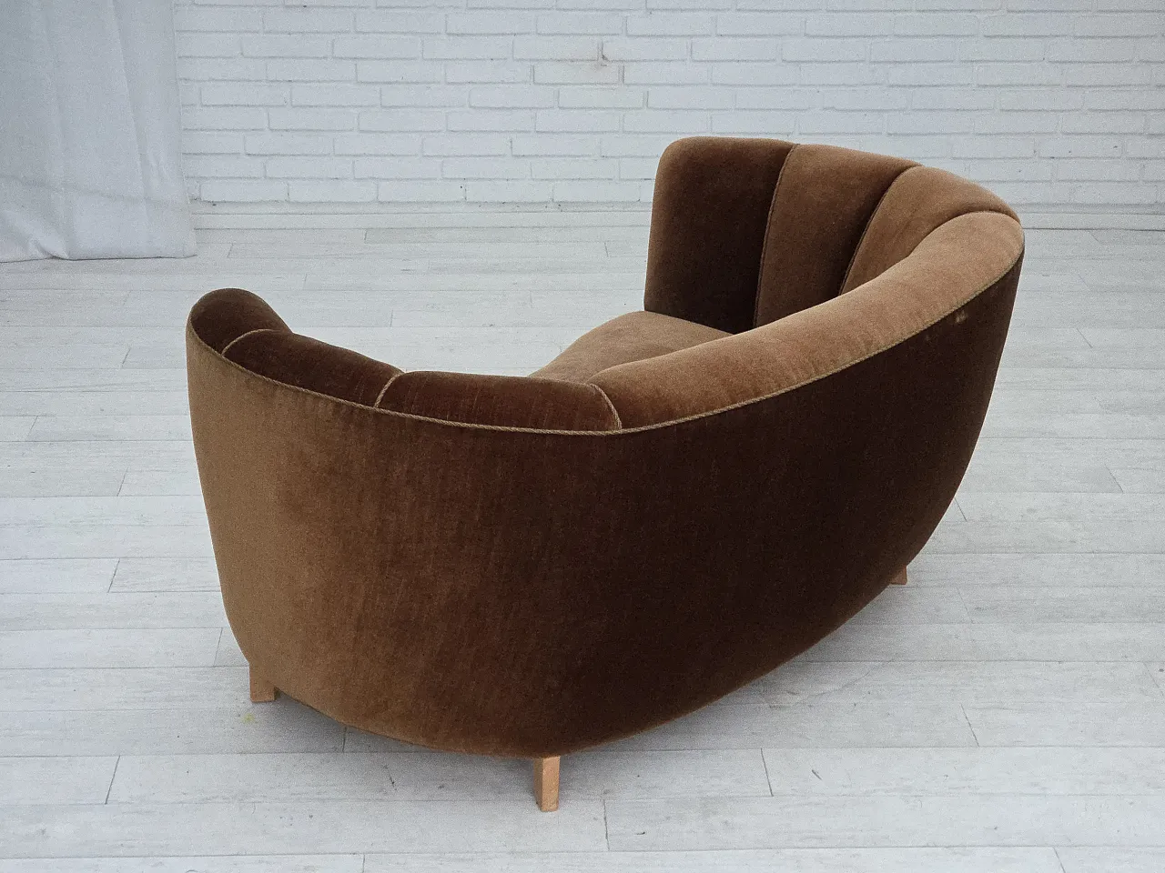 Curved 2-seater sofa in brown velvet, 1960s 14