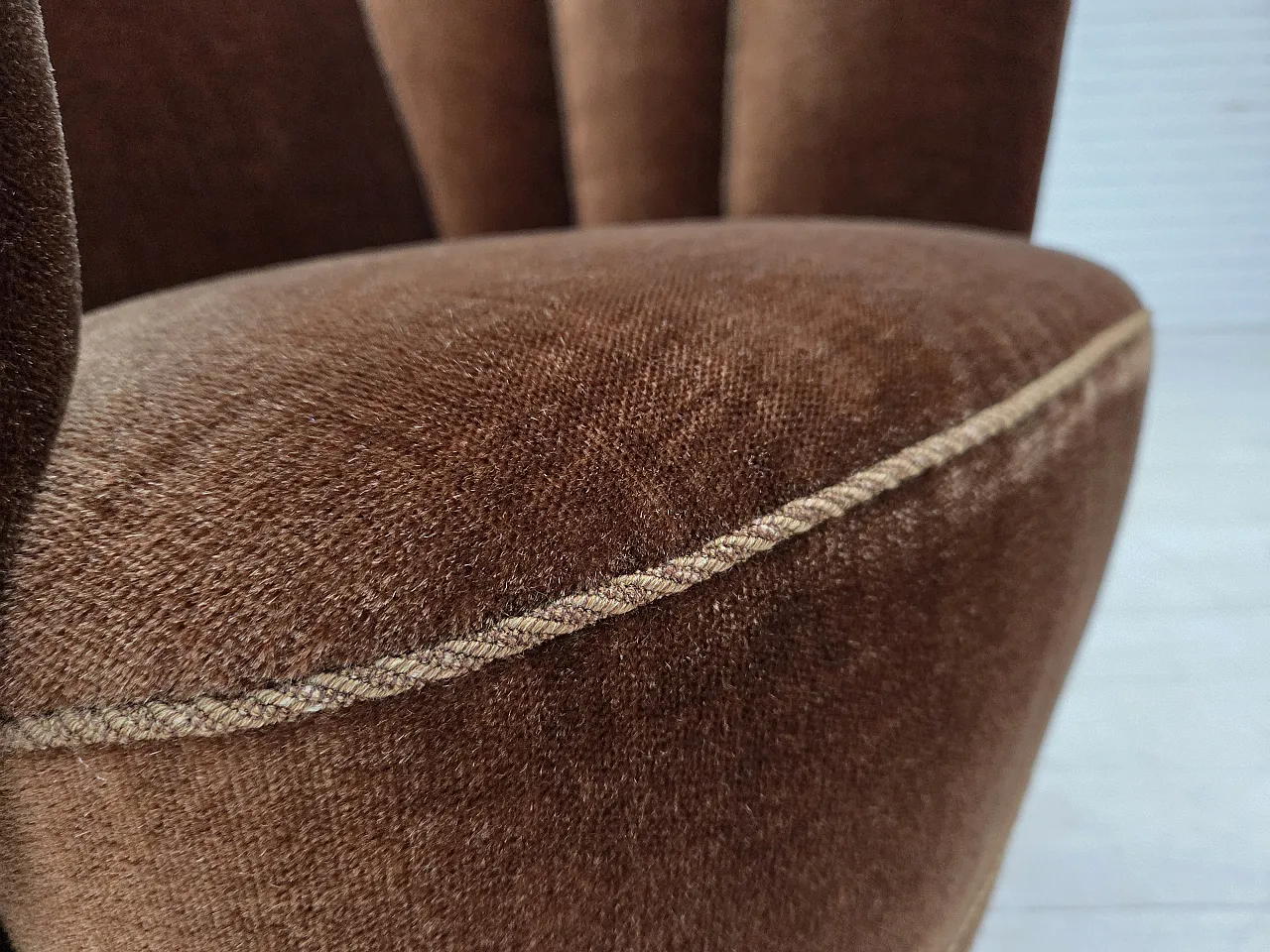 Danish curved chair in brown velvet, 1960s 4