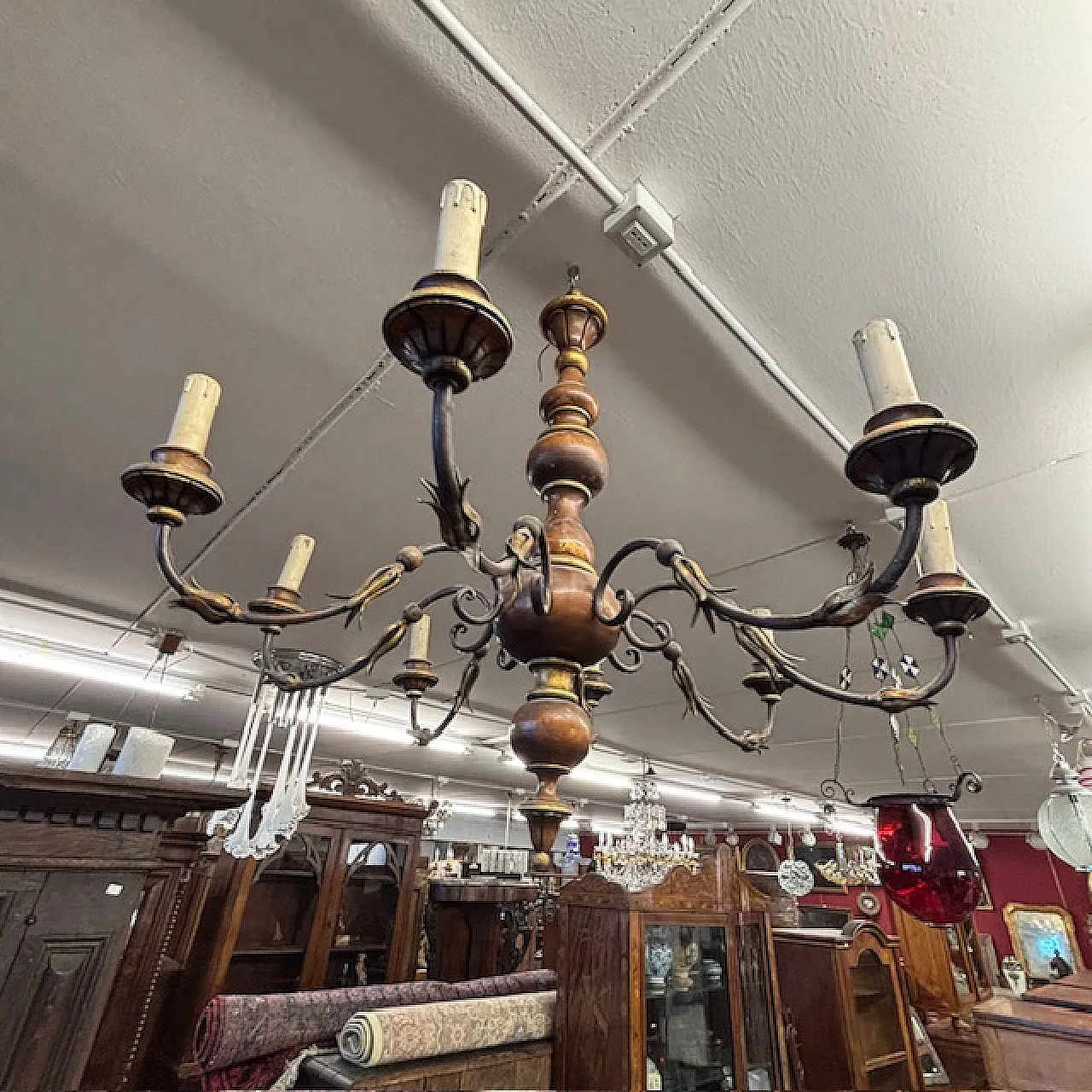 Lampadario 8 luci legno tornito  e ferro battuto, 1940 3