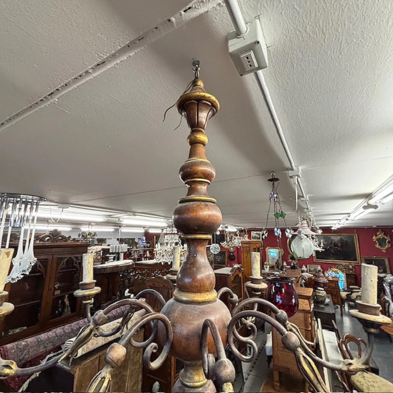 Lampadario 8 luci legno tornito  e ferro battuto, 1940 4