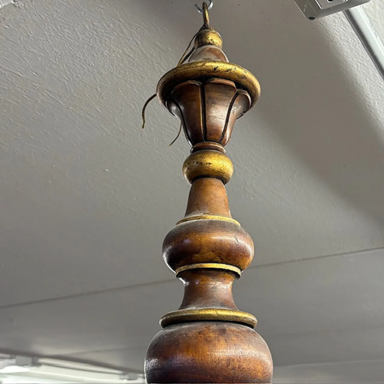 Lampadario 8 luci legno tornito  e ferro battuto, 1940 5