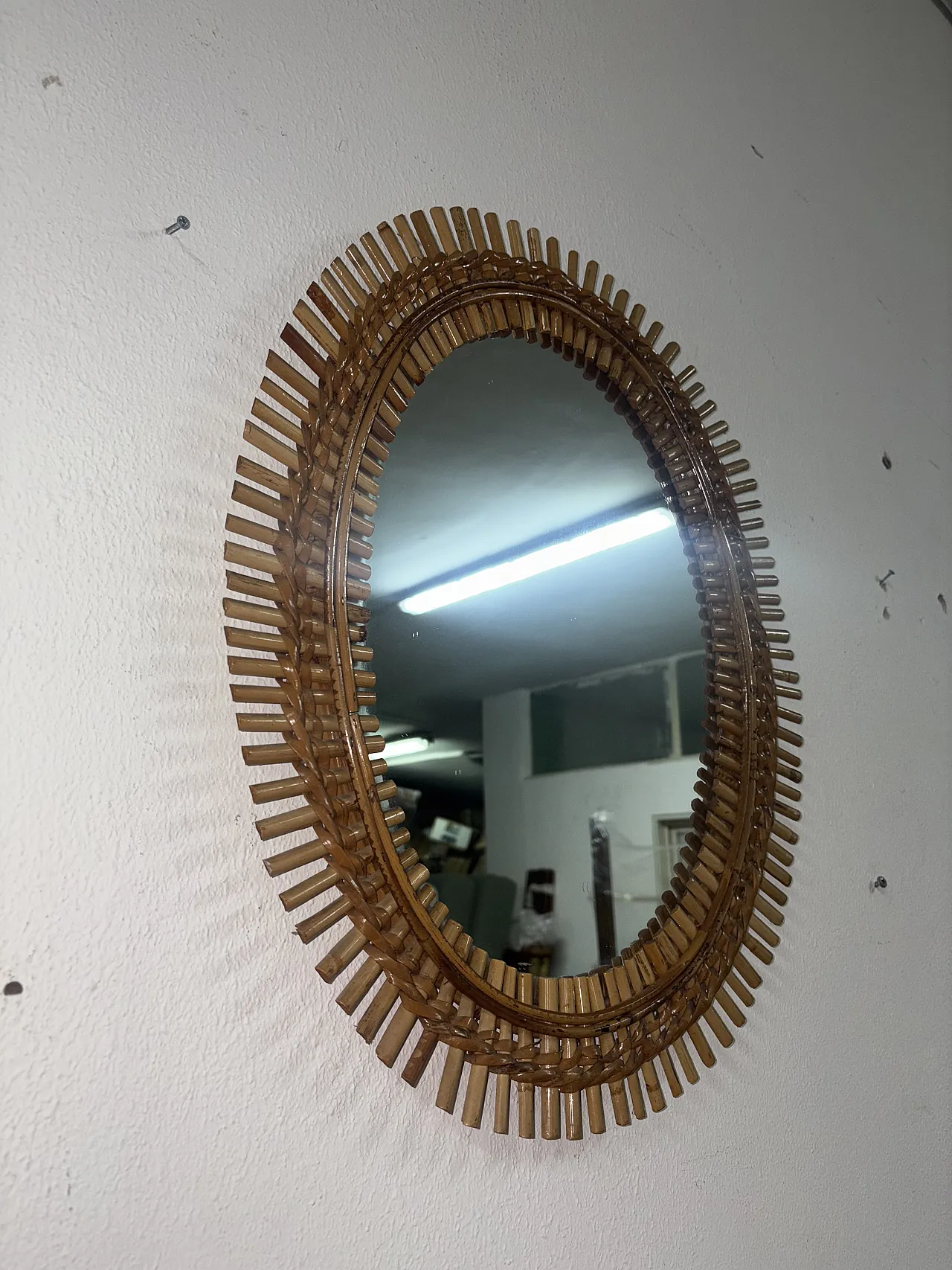 Specchio ovale in vimini, anni '60 2