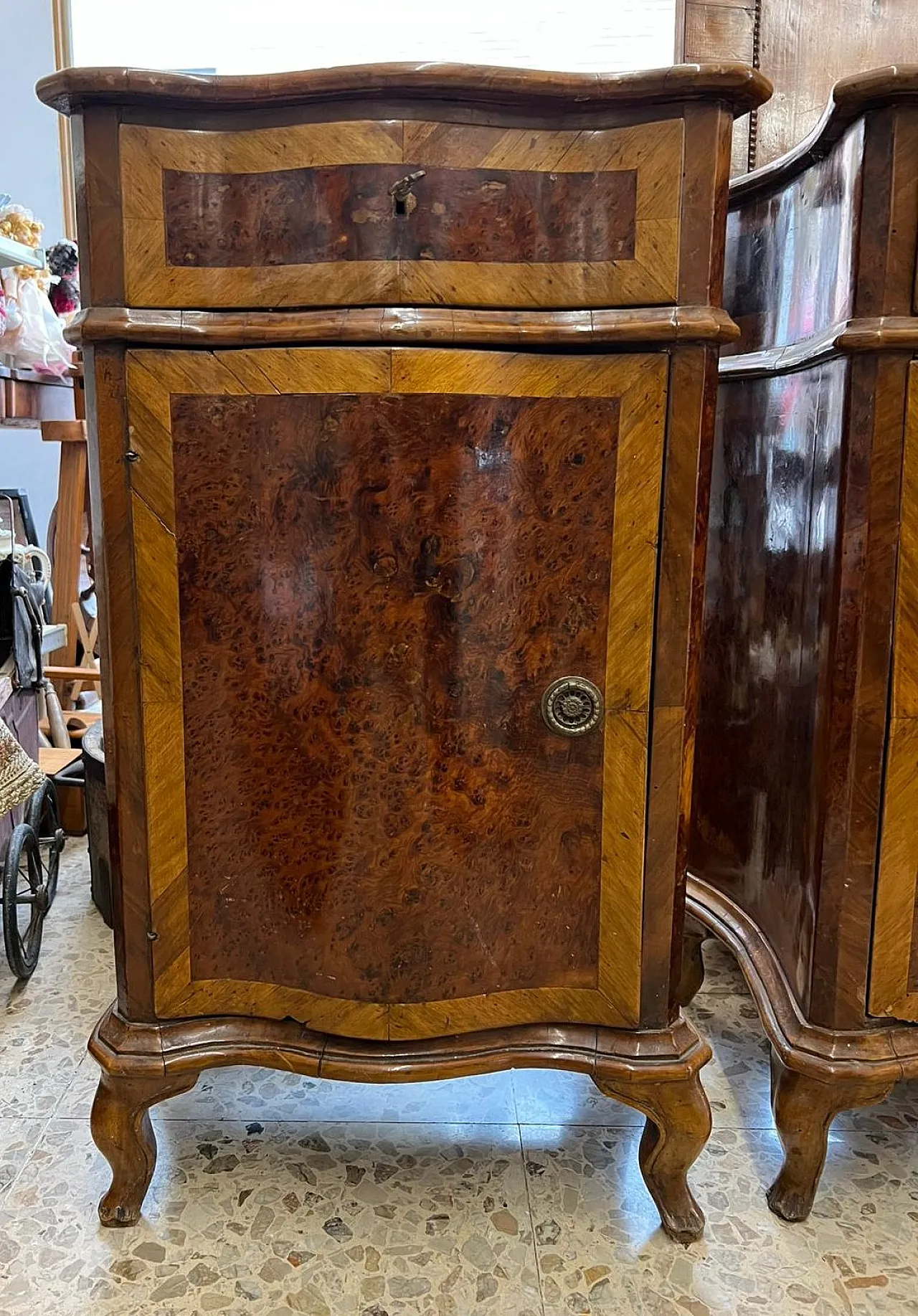 Coppia di comodini in radica di noce, '800 3