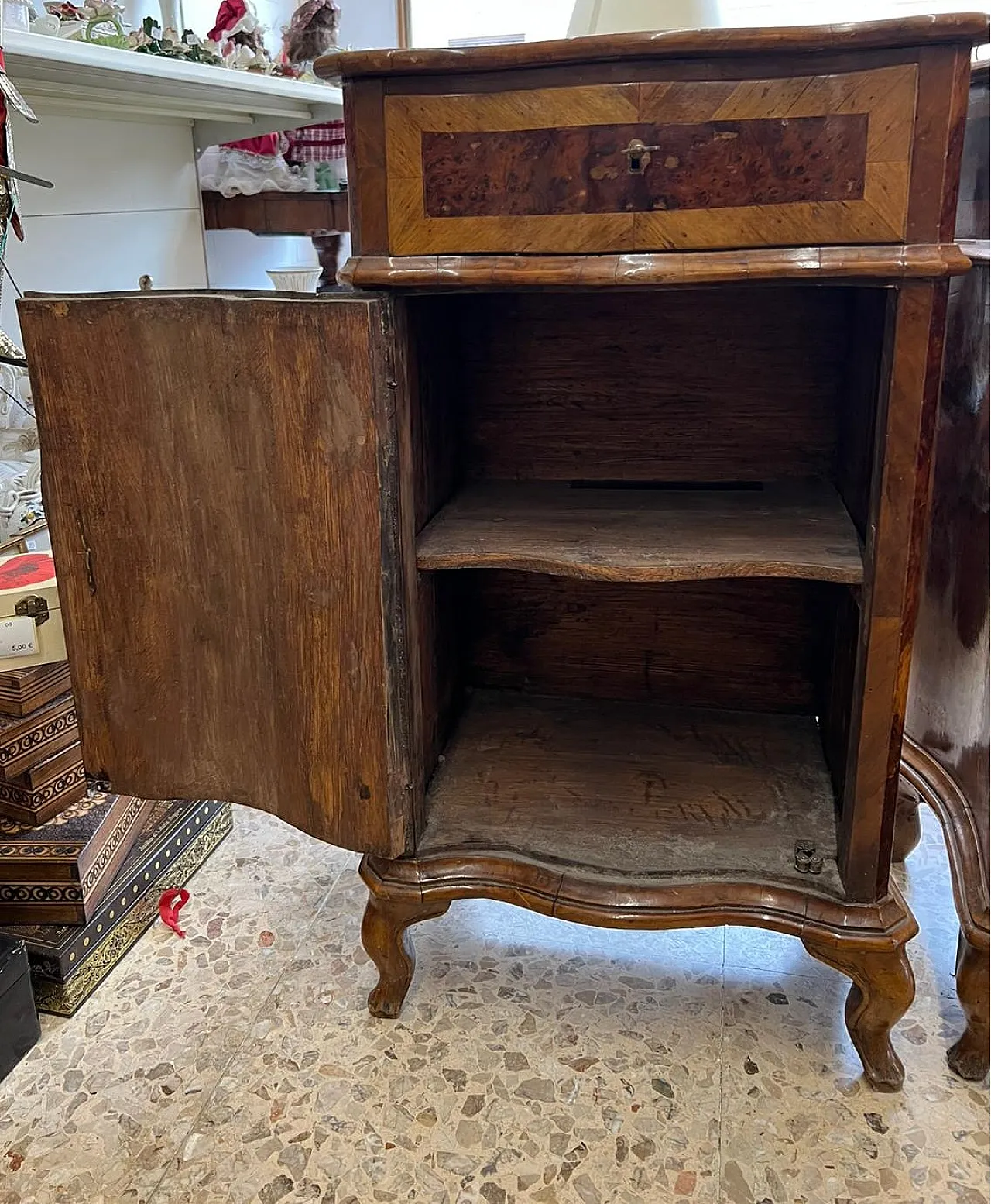 Coppia di comodini in radica di noce, '800 7