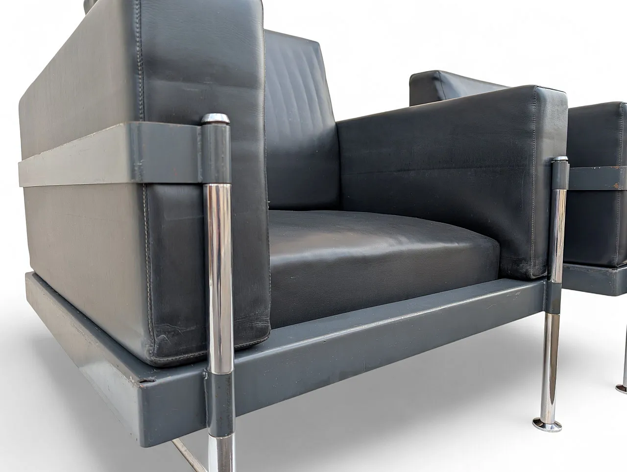 Pair of Mid-Century style armchairs in chromed metal, 1970s 5