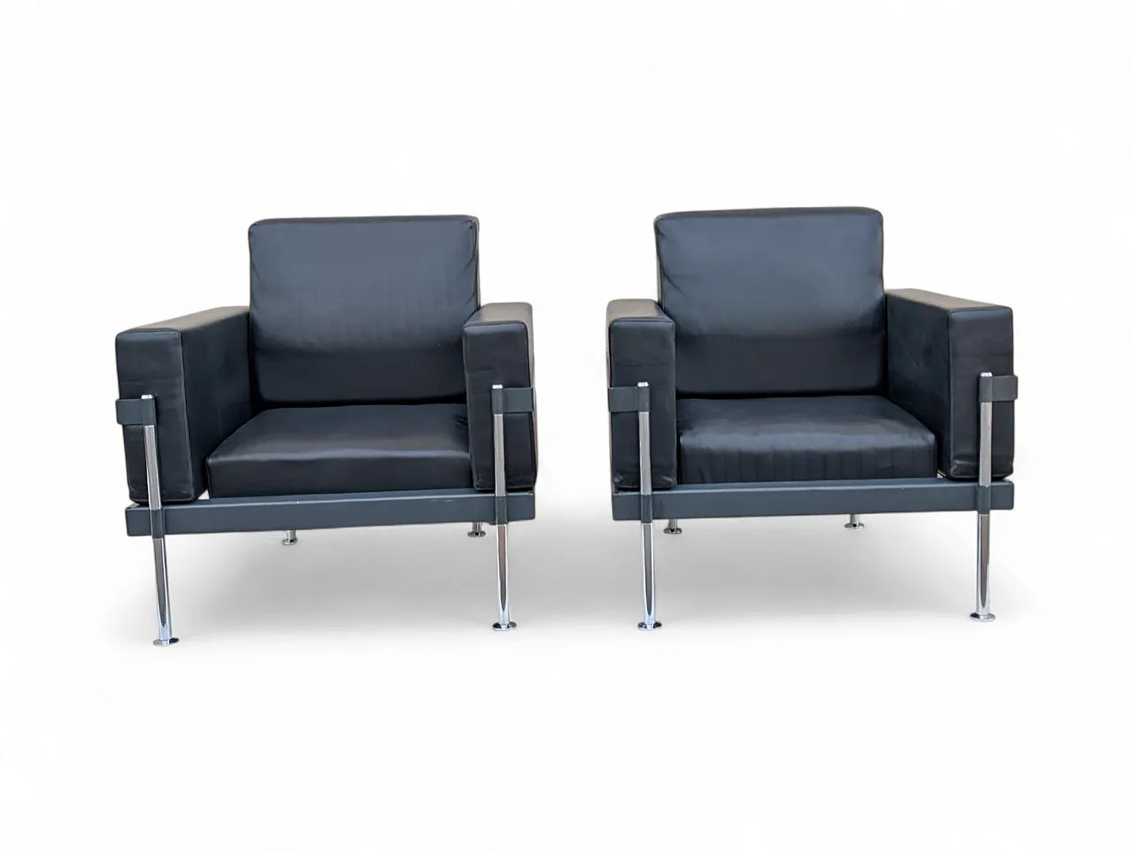 Pair of Mid-Century style armchairs in chromed metal, 1970s 7