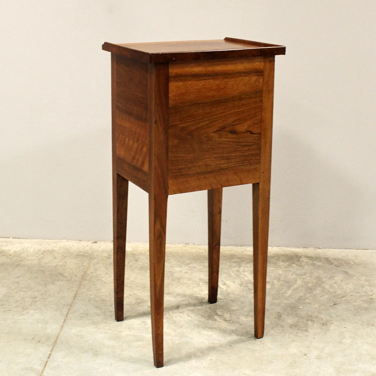 Comodino Direttorio in noce '700 Italia 10