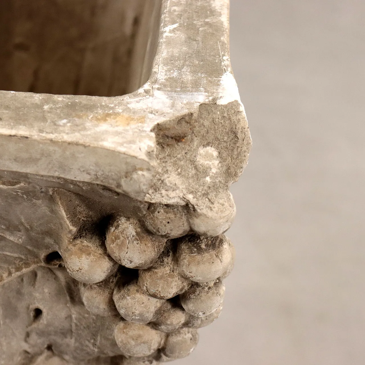 Vaso in gesso con altorilievi, '800 6