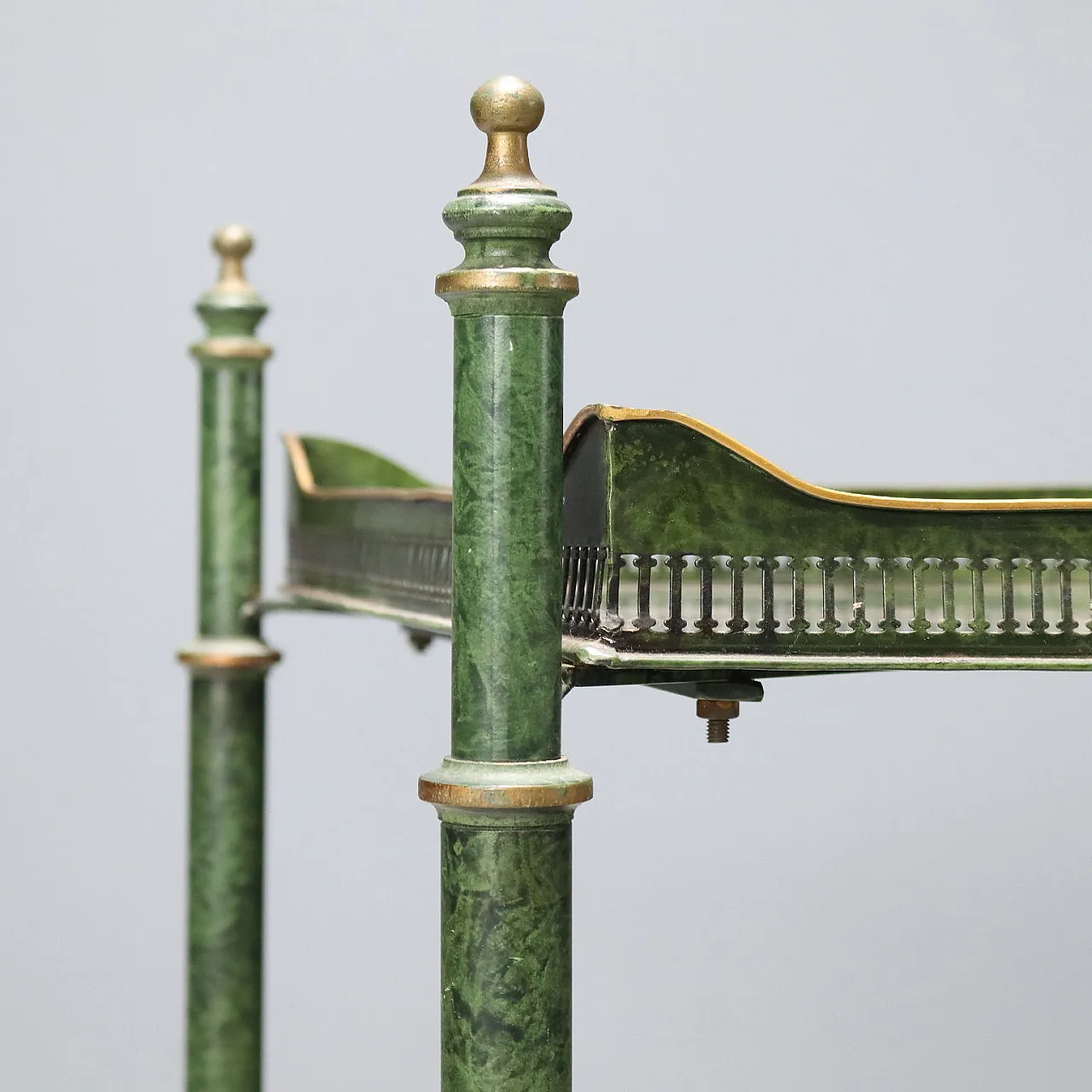 Carrello in ferro laccato a finto marmo, dipinto in oro, '900 4