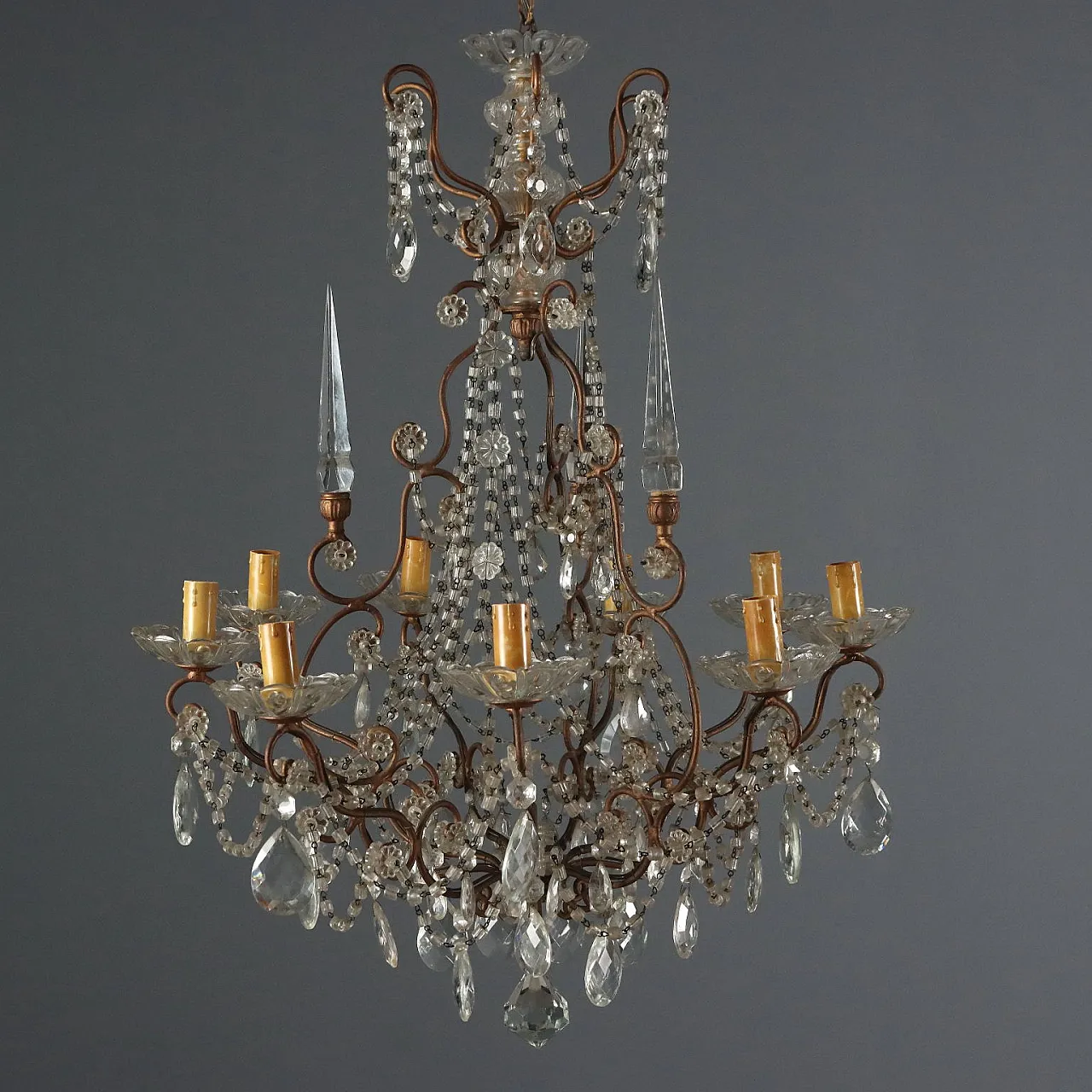 Lampadario a nove luci in ferro dorato e vetro, fine '800 3