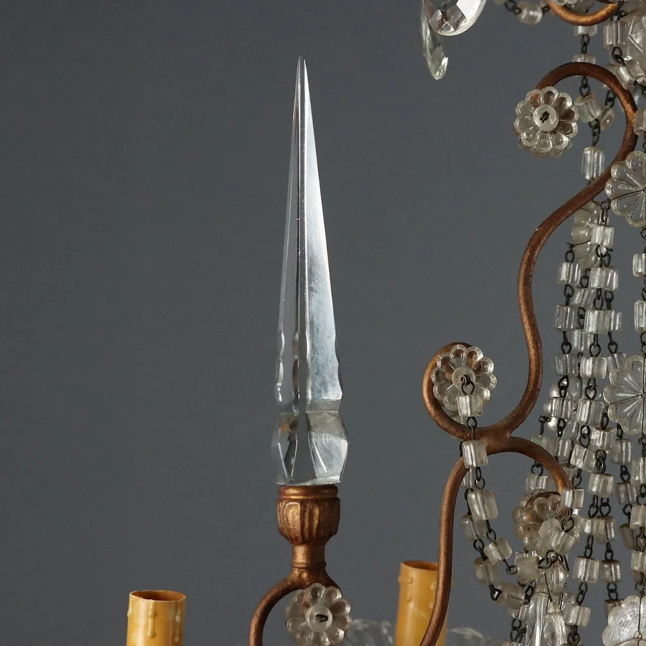 Lampadario a nove luci in ferro dorato e vetro, fine '800 4