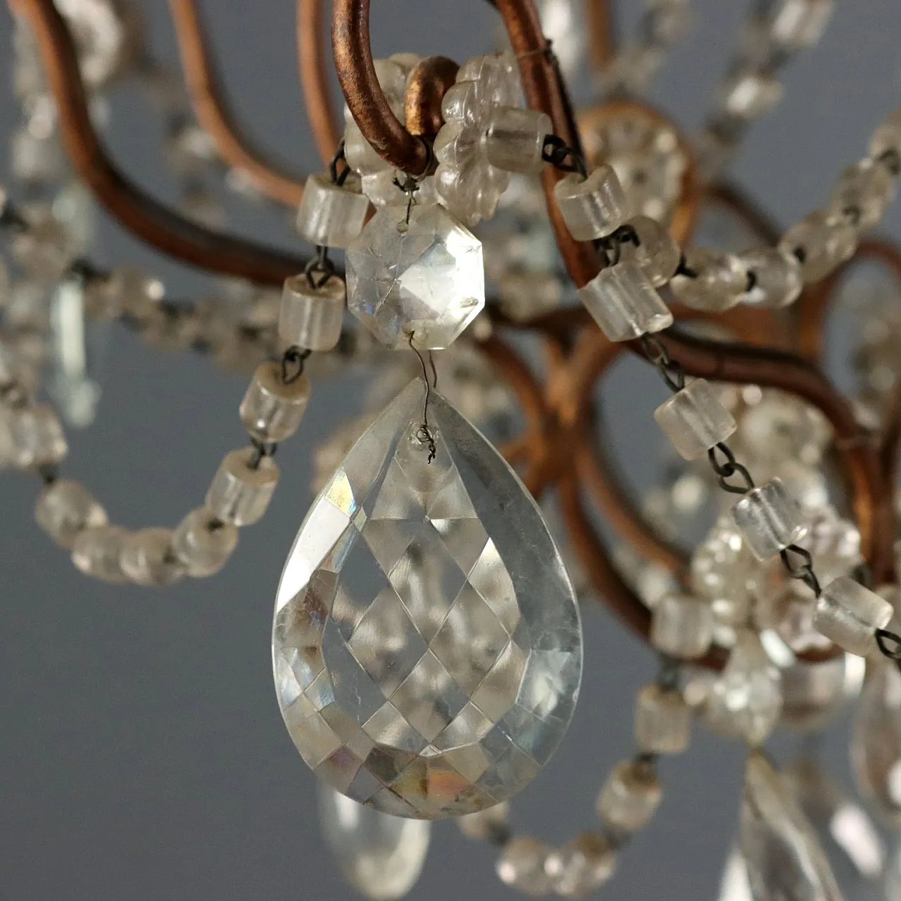 Lampadario a nove luci in ferro dorato e vetro, fine '800 7