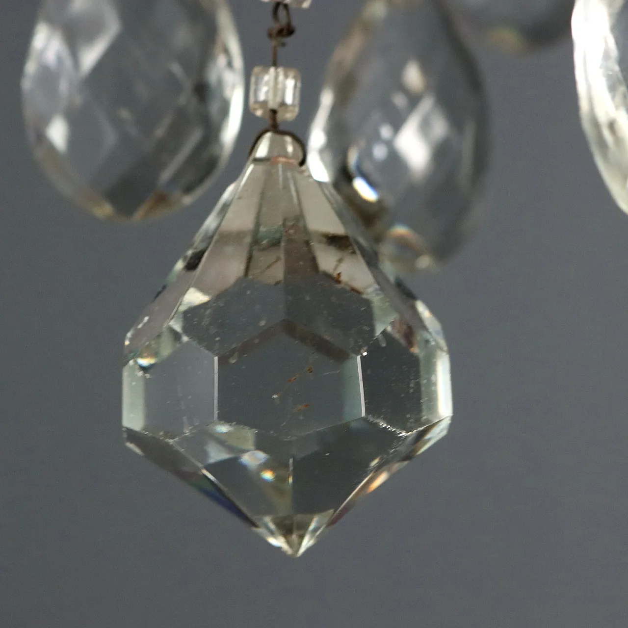 Lampadario a nove luci in ferro dorato e vetro, fine '800 8