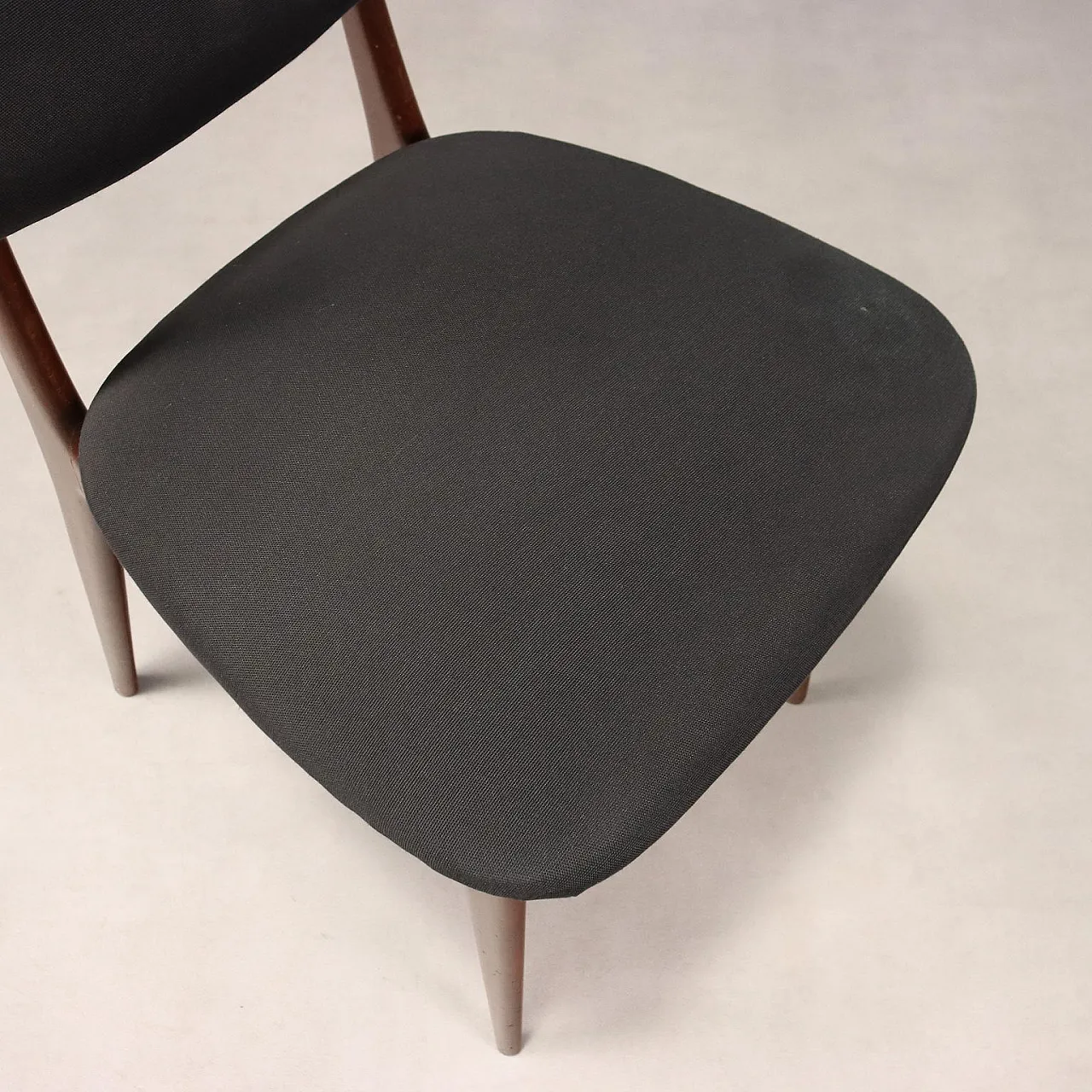 Sedia da pranzo in legno e in tessuto grigio, '900 7