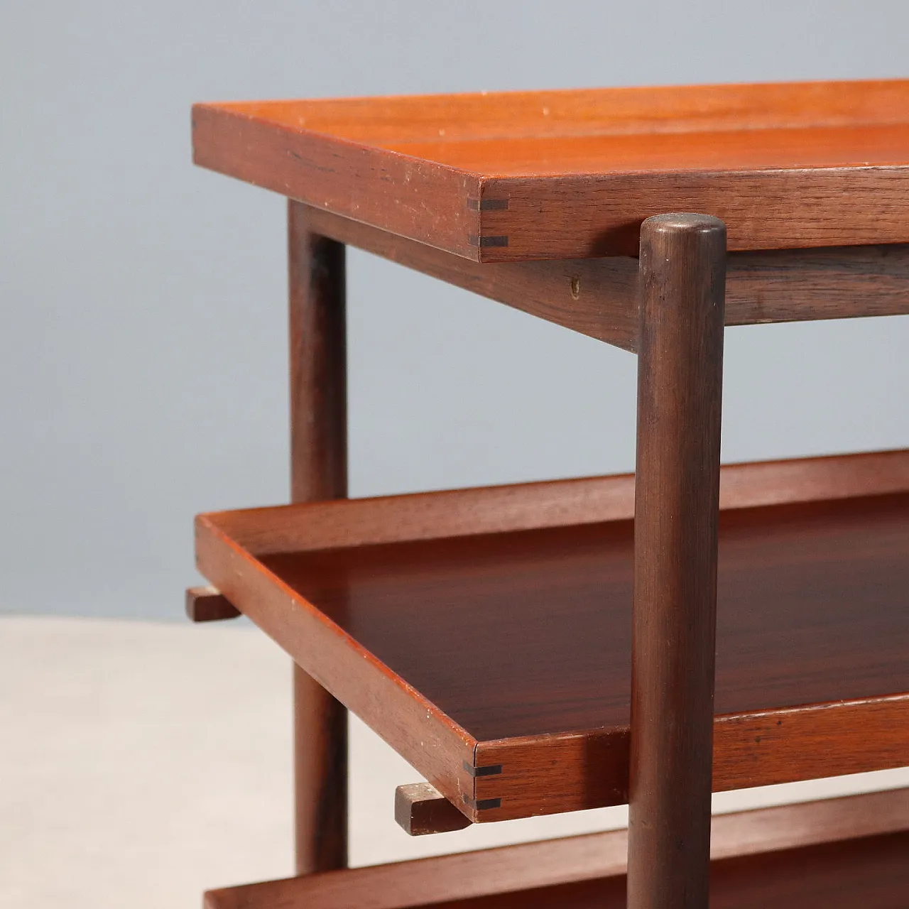 Carrello da servizio impiallacciato in teak, '900 3