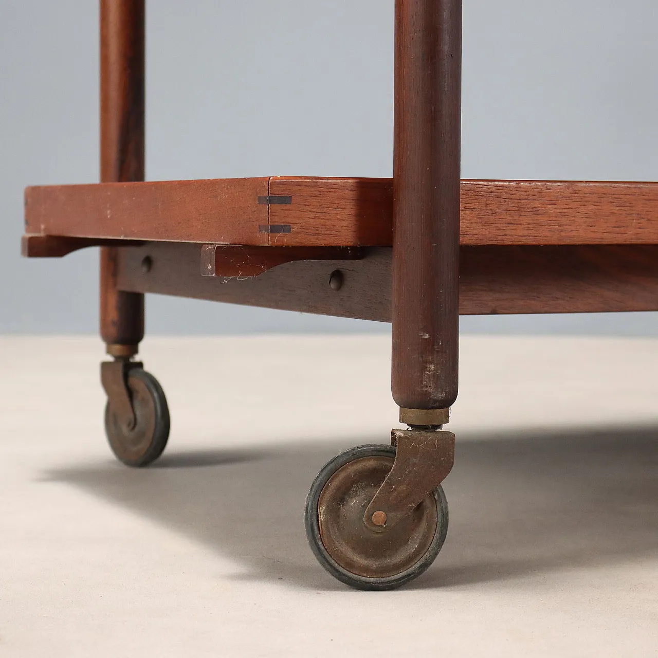 Carrello da servizio impiallacciato in teak, '900 5