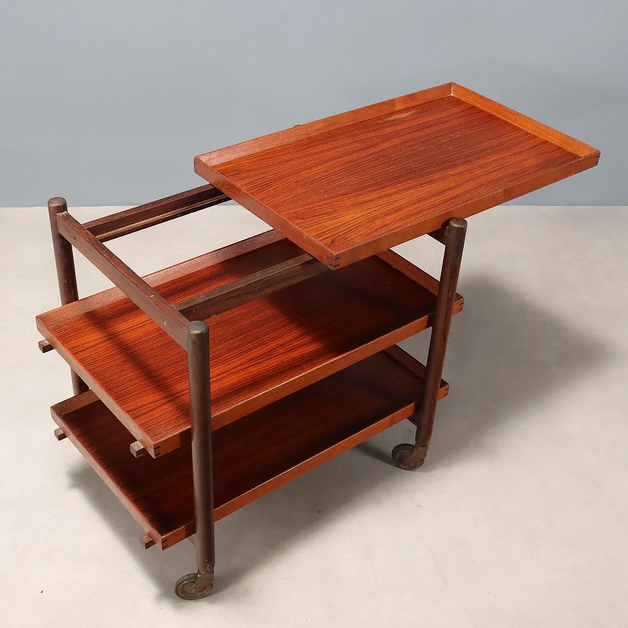 Carrello da servizio impiallacciato in teak, '900 6