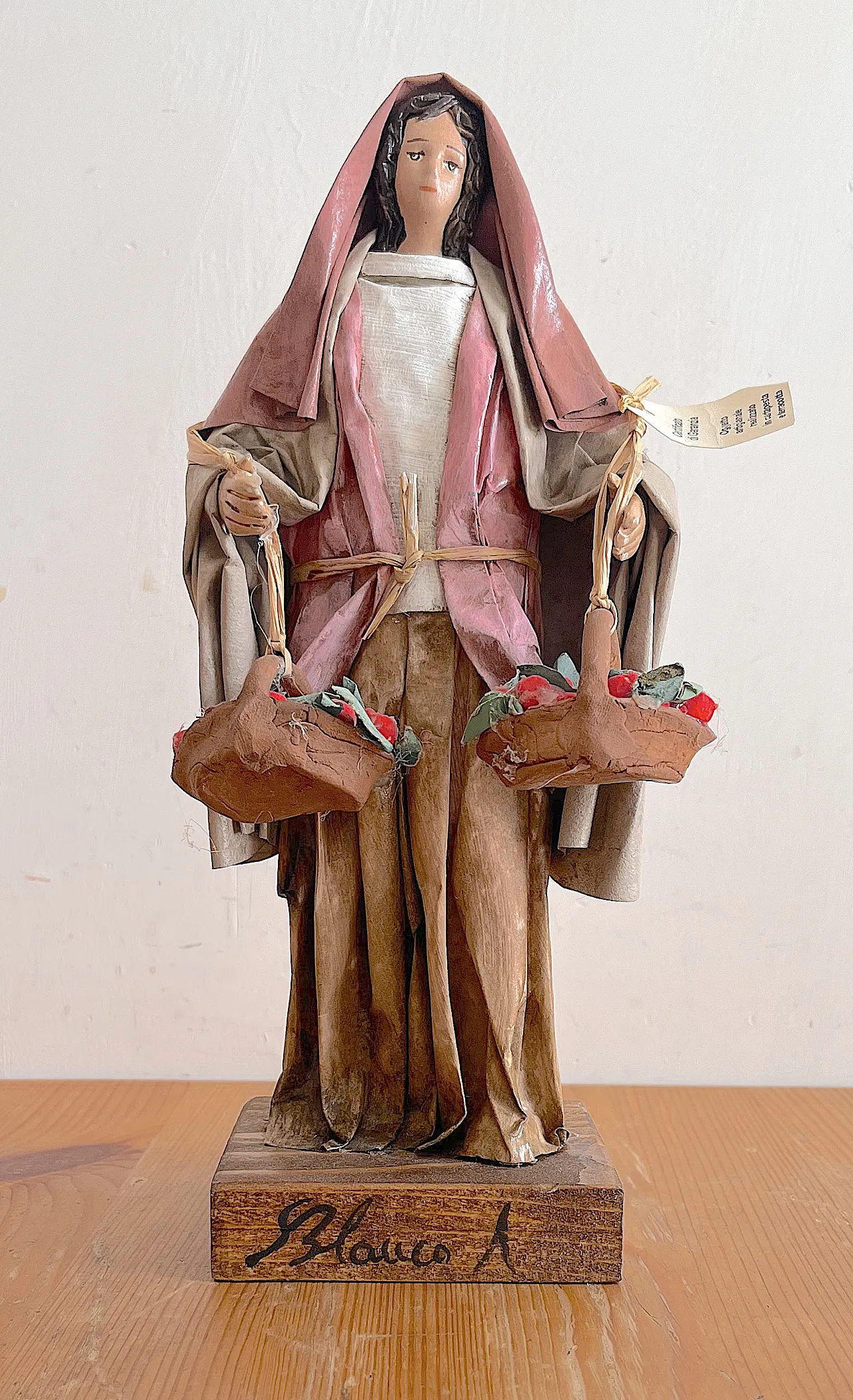 Lecce ceramic papier-mâché figurines 1