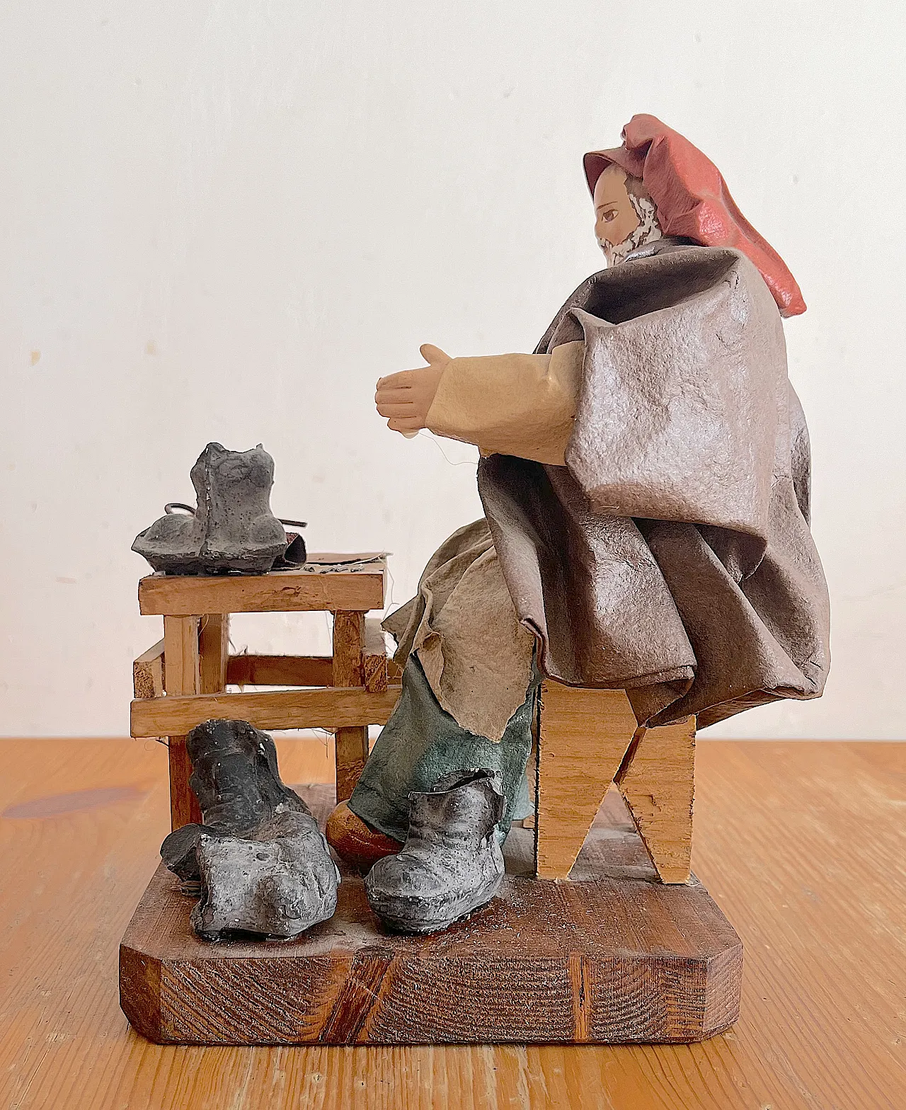 Lecce ceramic papier-mâché figurines 10